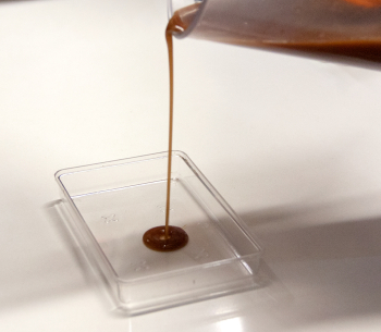 liquido-sobre-bandeja