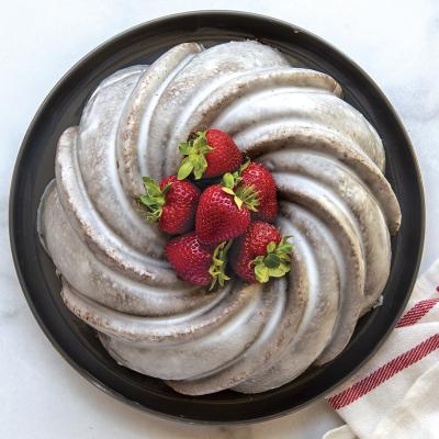 Motllo pasts Nordic Ware Swirl Bundt