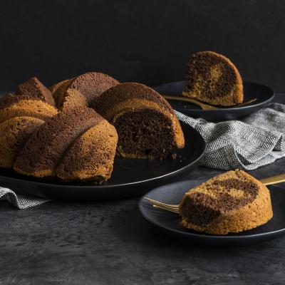 Motllo pasts Nordic Ware Braided Bundt gold