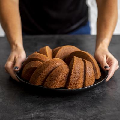 Motllo pasts Nordic Ware Braided Bundt gold