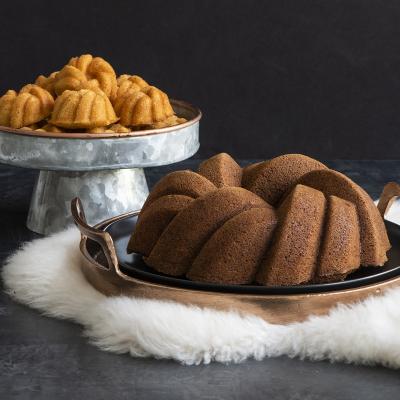 Motllo pasts Nordic Ware Braided Bundt gold