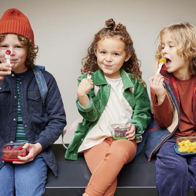 Fiambrera infantil per a fruita amb forquilla