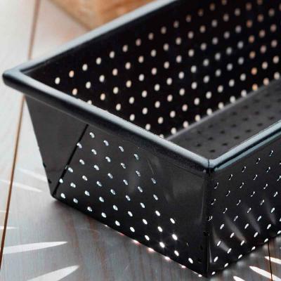 Molde para pan rectangular agujereado 23 cm