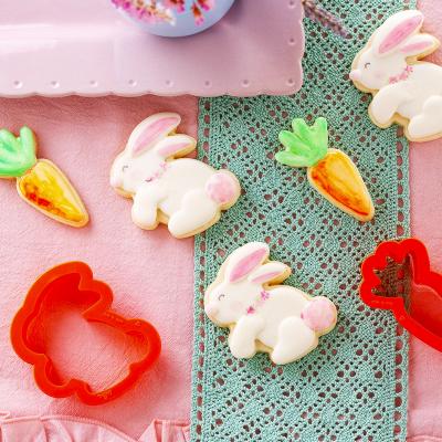 Set 2 cortadores galleta pl�stico Conejo Zanahoria