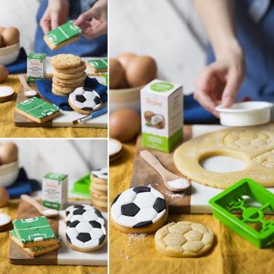 Set 2 cortadores galletas pl�stico F�tbol