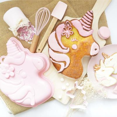 Juego 4 utensilios y molde para Pasteler�a Unicorn