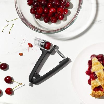 Deshuesador para aceitunas y cerezas oxo