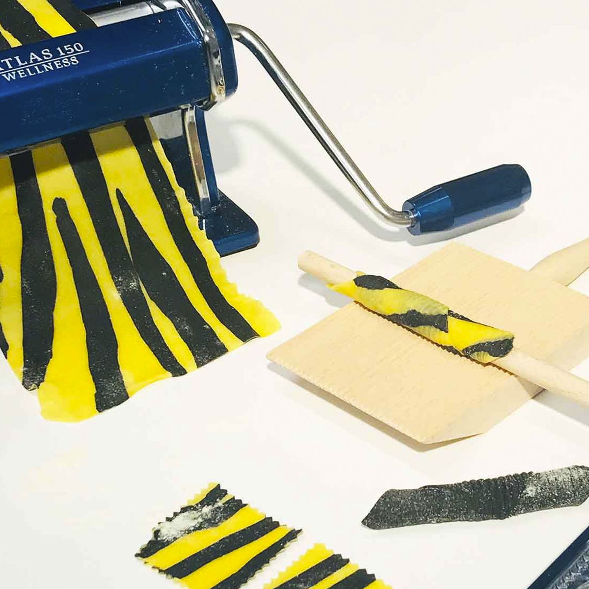 Tabla y pala para moldear gnocchi y garganelli