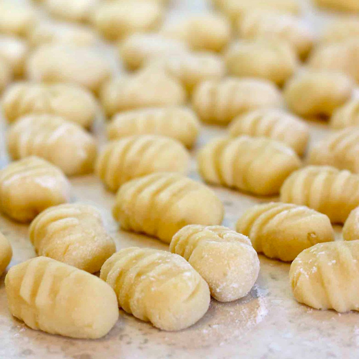 Tabla y pala para moldear gnocchi y garganelli
