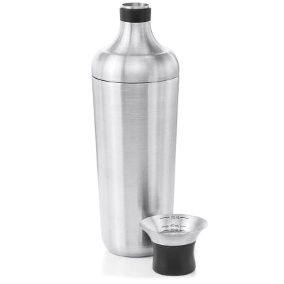 Coctelera con medidor Oxo