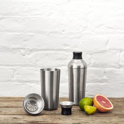 Coctelera con medidor Oxo