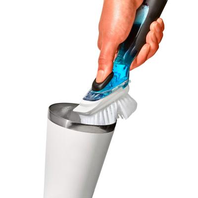 Cepillo largo con dosificador jab�n y mango