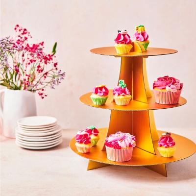 Expositor para cupcakes 3 pisos dorado