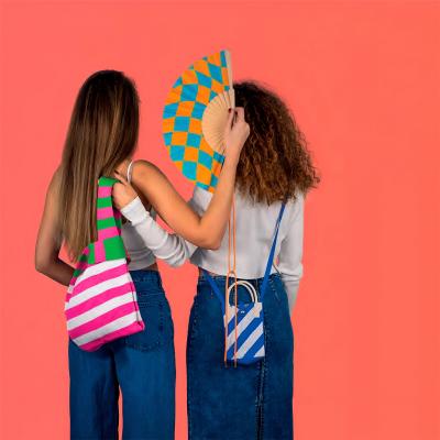 Abanico con cinta y sujeta m�vil Flores