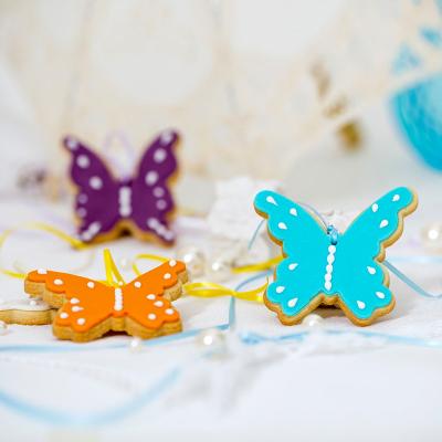Set 2 cortadores galletas plstico Mariposa y flor