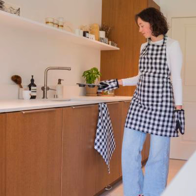 Juego 2 manoplas de cocina 100% alg Vichy negro