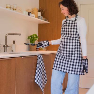 Delantal de cocina 100% algod�n Vichy negro