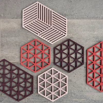 Salvamanteles trivet tri�ngulos Colors 2025