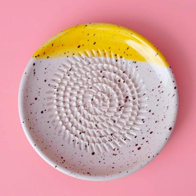 Plato rallador Canela peque�o 12,5 cm