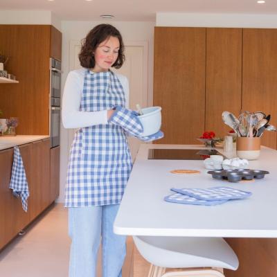 Delantal de cocina 100% algod�n Vichy azul