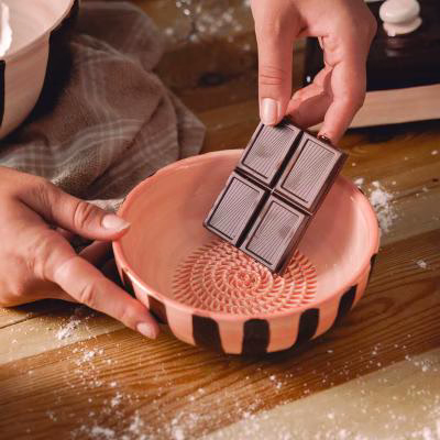 Plato rallador Chocolate mediano 15 cm
