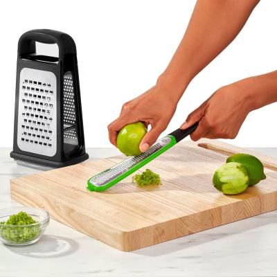 Rallador m�ltiple Oxo con zester y dep�sito